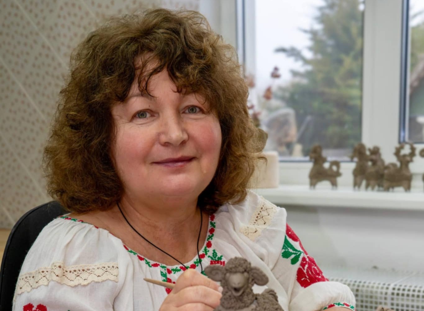 Глина, що усміхається: історія гончарки Ніни Дубинки